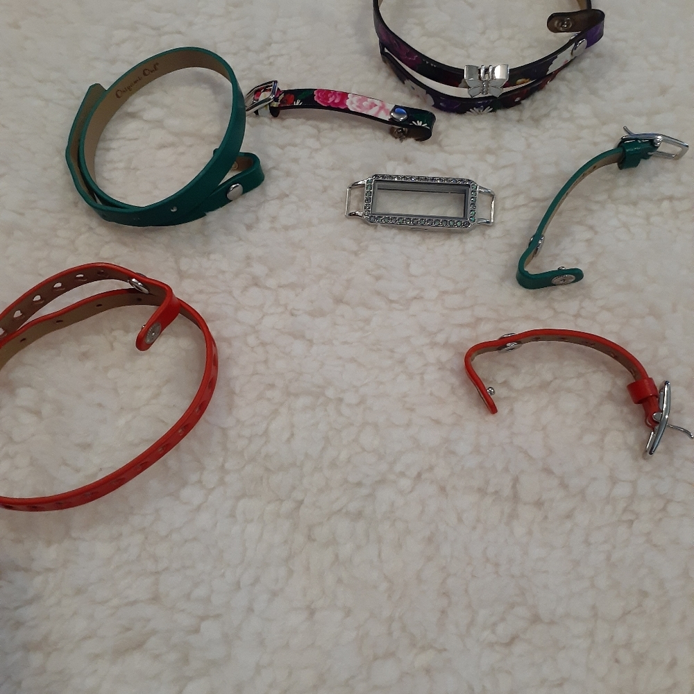 Wrap and locket set